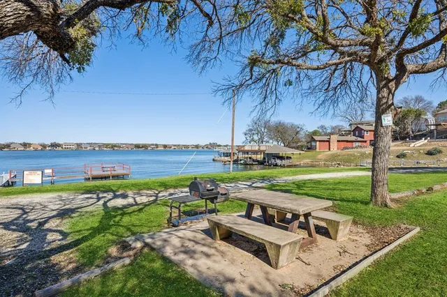 $3,500 | 721 Rock Harbor Court, Granbury, TX 76048