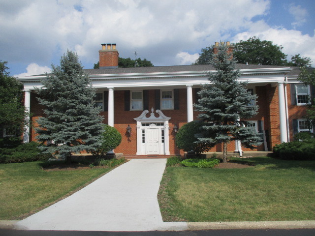 511 Coventry Lane, Unit 1 Crystal Lake, IL 60014 - Photo 1 of 13 front view of house with a yard