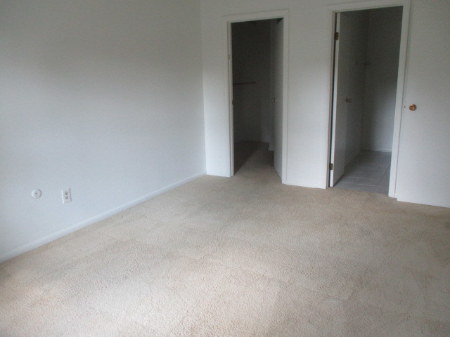 511 Coventry Lane, Unit 1 Crystal Lake, IL 60014 - Photo 11 of 13 a view of an empty room