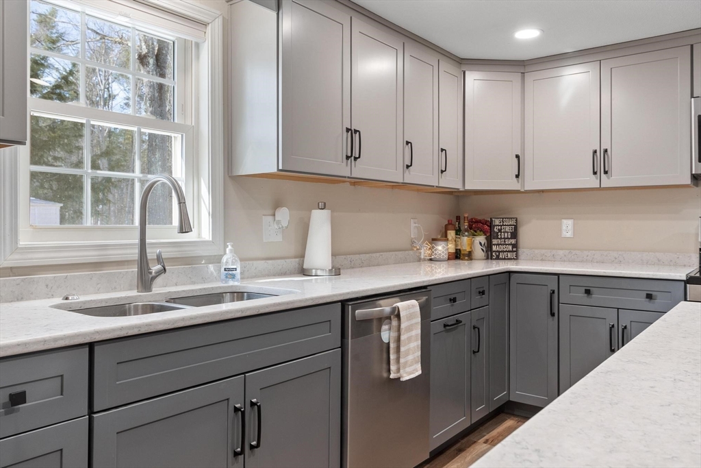 336 Otter River Road Templeton, MA 01468 - Photo 7 of 37