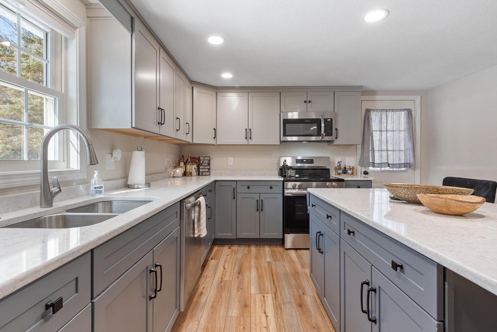 336 Otter River Road Templeton, MA 01468 - Photo 8 of 37