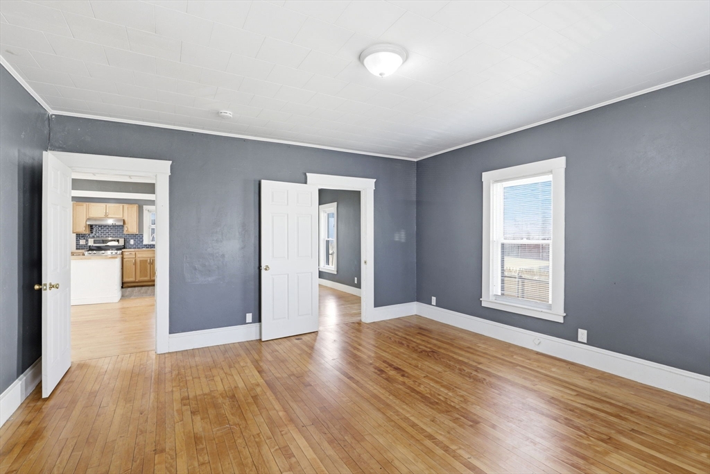 79 Cambridge Street Fall River, MA 02721 - Photo 6 of 41