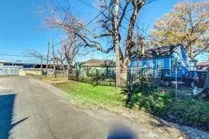 $399,900 | 2416 Eastman Street, Houston, TX 77009