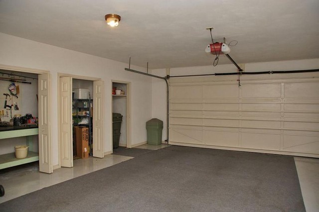 2513 South Clearing Road Salem, VA 24153 - Photo 14 of 15 Garage