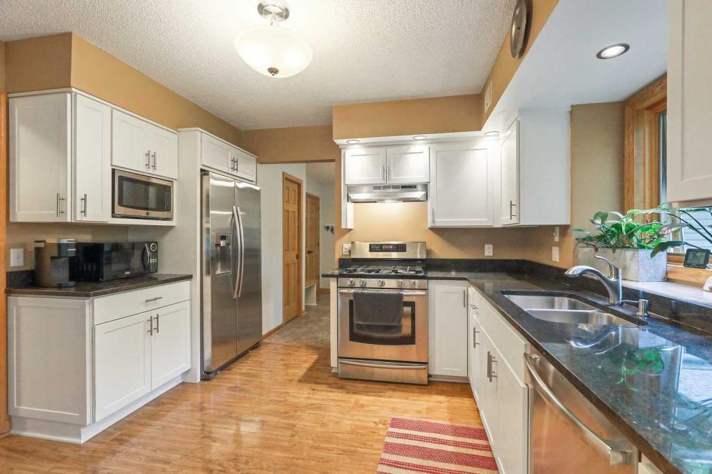 5201 Mayview Road Minnetonka, MN 55345 - Photo 6 of 36 Gallery Image 6