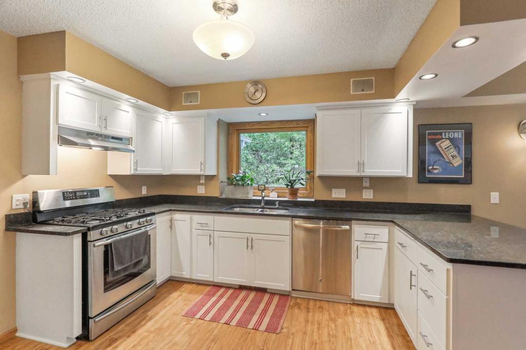 5201 Mayview Road Minnetonka, MN 55345 - Photo 7 of 36 Gallery Image 7