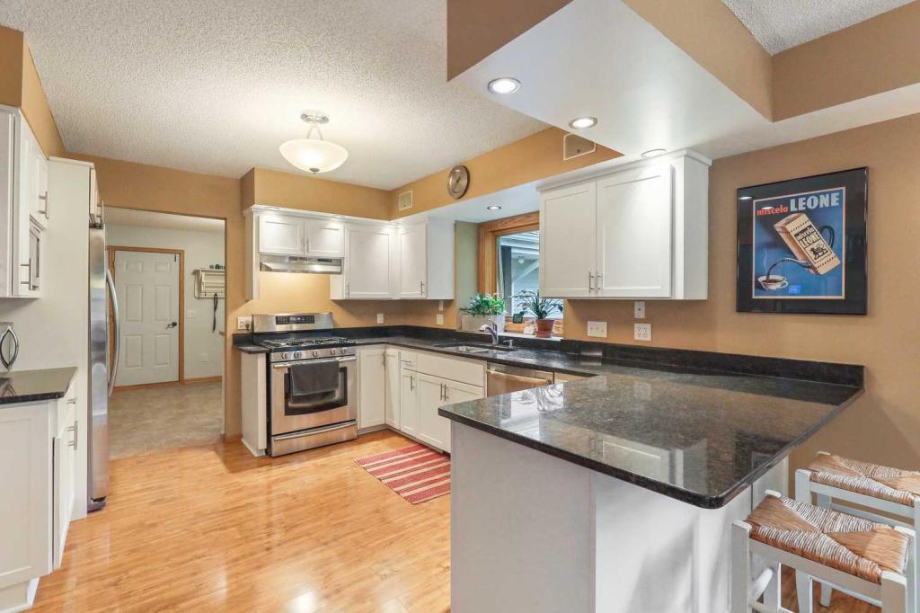 5201 Mayview Road Minnetonka, MN 55345 - Photo 8 of 36 Gallery Image 8