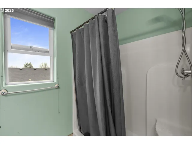 $425,000 | 4515 Samantha Avenue Northeast, Salem, OR 97305