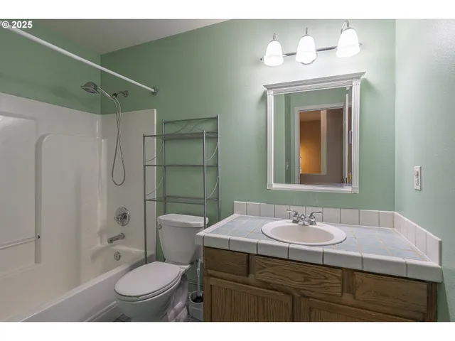 $425,000 | 4515 Samantha Avenue Northeast, Salem, OR 97305