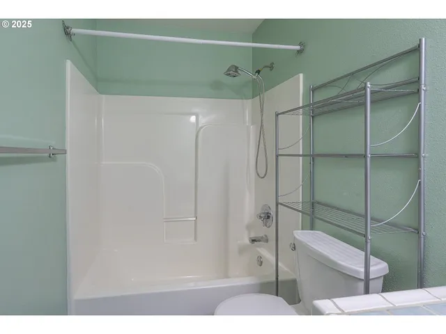 $425,000 | 4515 Samantha Avenue Northeast, Salem, OR 97305