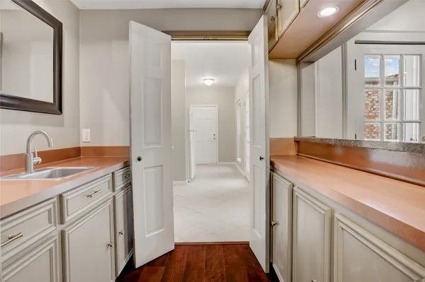 $3,100 | 7514 Olympia Drive, Houston, TX 77063