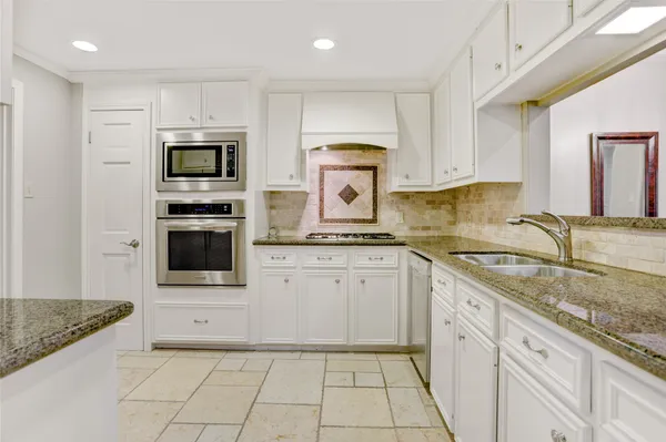 $3,100 | 7514 Olympia Drive, Houston, TX 77063