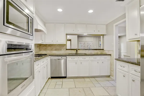 $3,100 | 7514 Olympia Drive, Houston, TX 77063