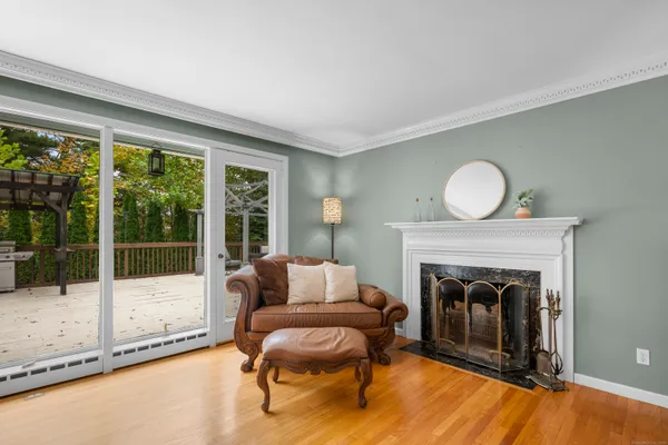 $789,000 | 11 High Gate Lane, West Hartford, CT 06107