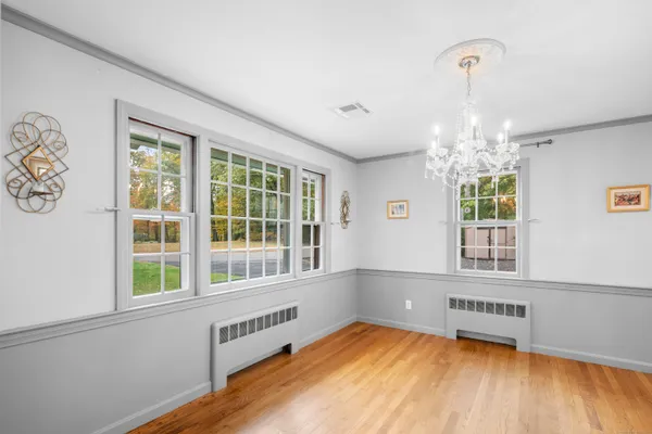 $789,000 | 11 High Gate Lane, West Hartford, CT 06107