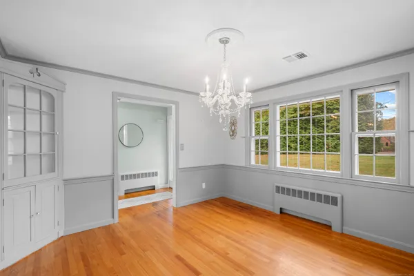 $789,000 | 11 High Gate Lane, West Hartford, CT 06107