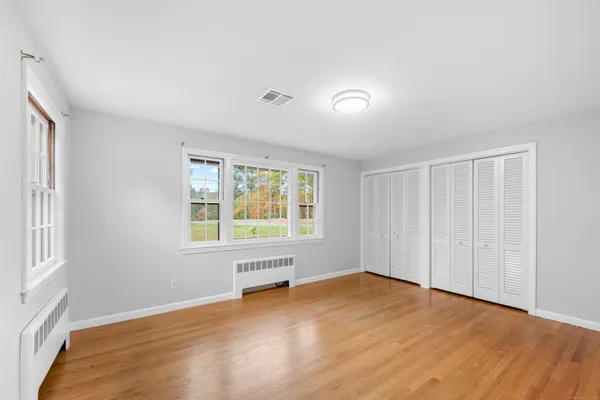 $789,000 | 11 High Gate Lane, West Hartford, CT 06107