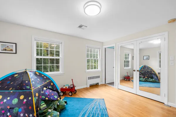 $789,000 | 11 High Gate Lane, West Hartford, CT 06107