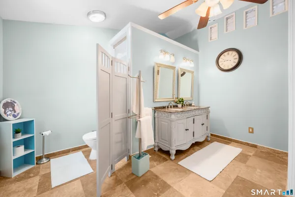 $789,000 | 11 High Gate Lane, West Hartford, CT 06107