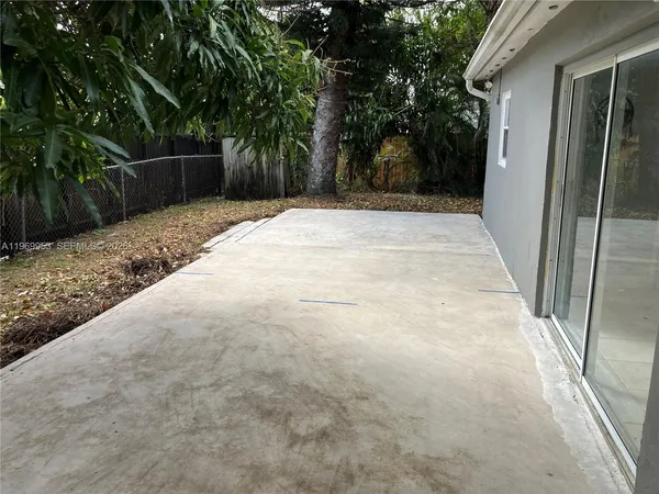 $2,400 | 5730 Southwest 37th Street, Davie, FL 33314