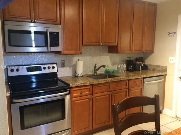 $2,400 | 5730 Southwest 37th Street, Davie, FL 33314