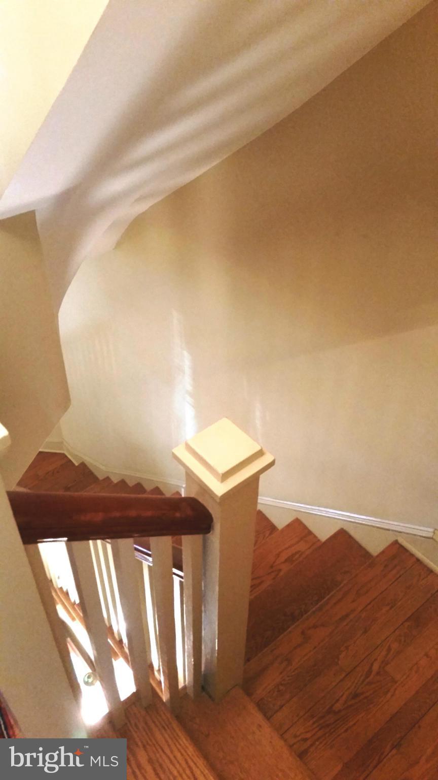 225 Hopkins Road Baltimore, MD 21212 - Photo 11 of 28 a view of entryway