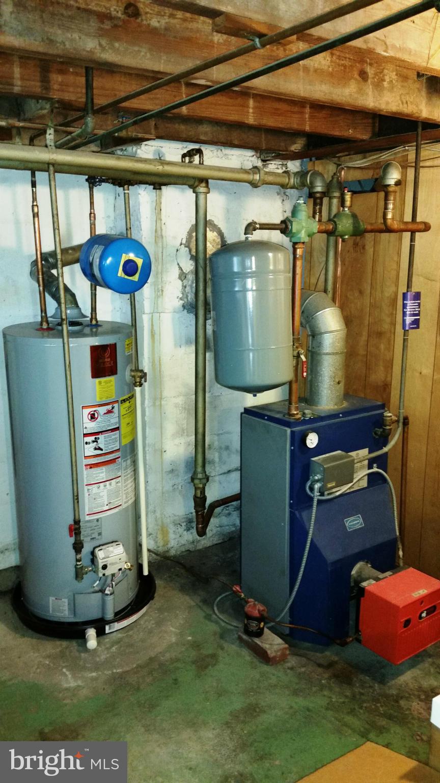 225 Hopkins Road Baltimore, MD 21212 - Photo 26 of 28 a view of water heater room