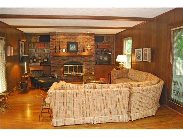 8215 Claridge Road Indianapolis, IN 46260 - Photo 6 of 12 Gallery Image 6