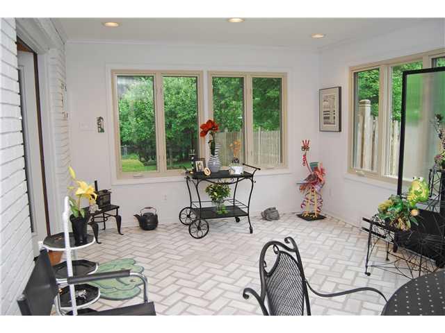 8215 Claridge Road Indianapolis, IN 46260 - Photo 9 of 12 Gallery Image 9