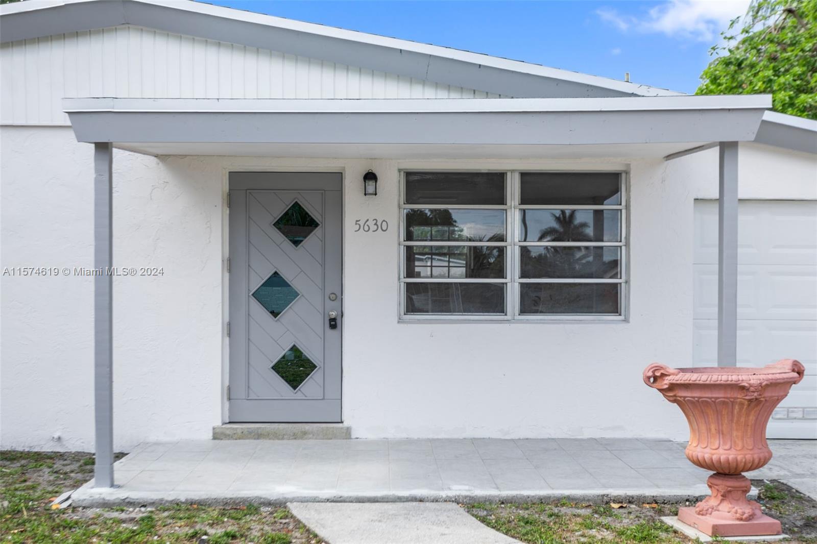 5630 Simms Street Hollywood, FL 33021 - Photo 3 of 29