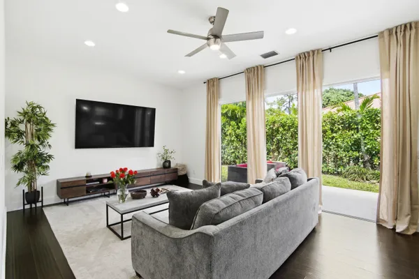 $4,800 | 101 Mill Pond Lane, Royal Palm Beach, FL 33411