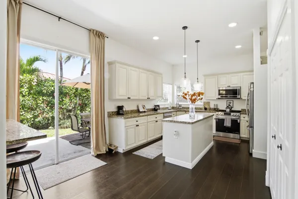 $4,800 | 101 Mill Pond Lane, Royal Palm Beach, FL 33411