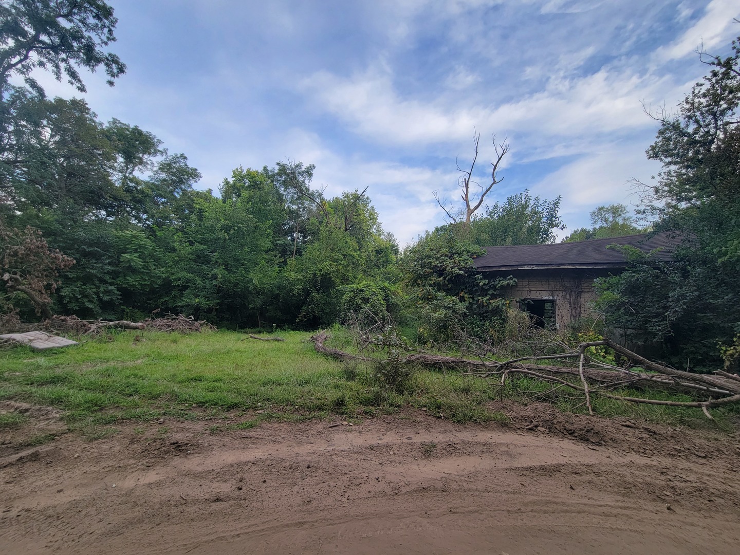 783 North 2853rd Road Utica, IL 61373 - Photo 21 of 26 a view of a out door field