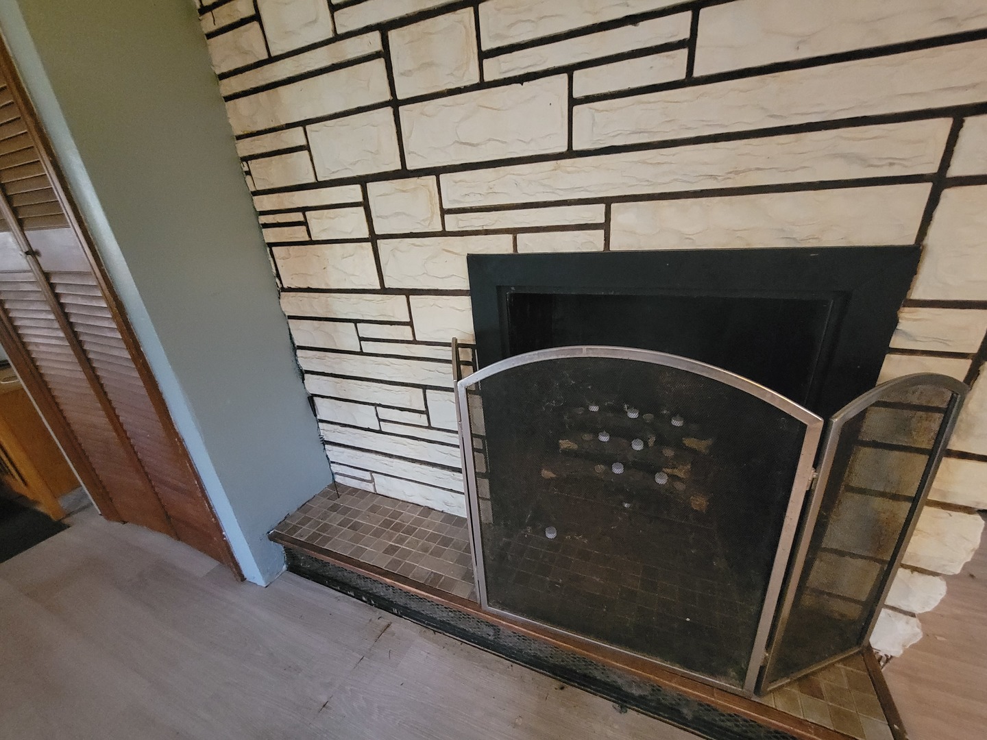 783 North 2853rd Road Utica, IL 61373 - Photo 10 of 26 a view of entryway