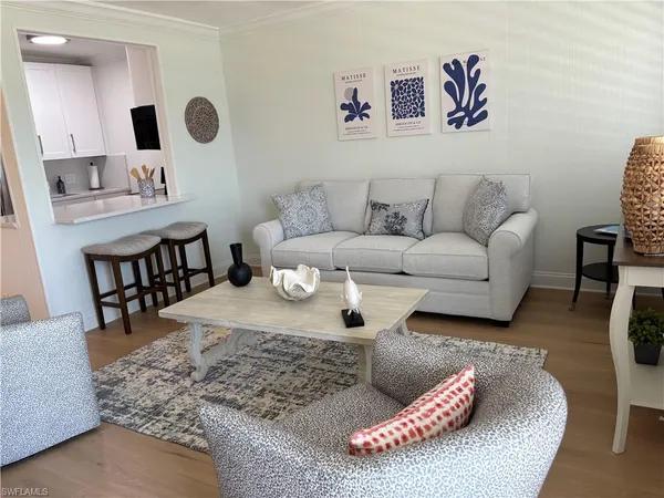 $3,000 | 473 12th Avenue South, Unit B12, Naples, FL 34102