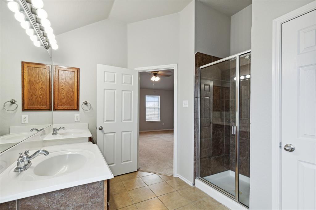 10813 Middleglen Road Fort Worth, TX 76052 - Photo 11 of 12