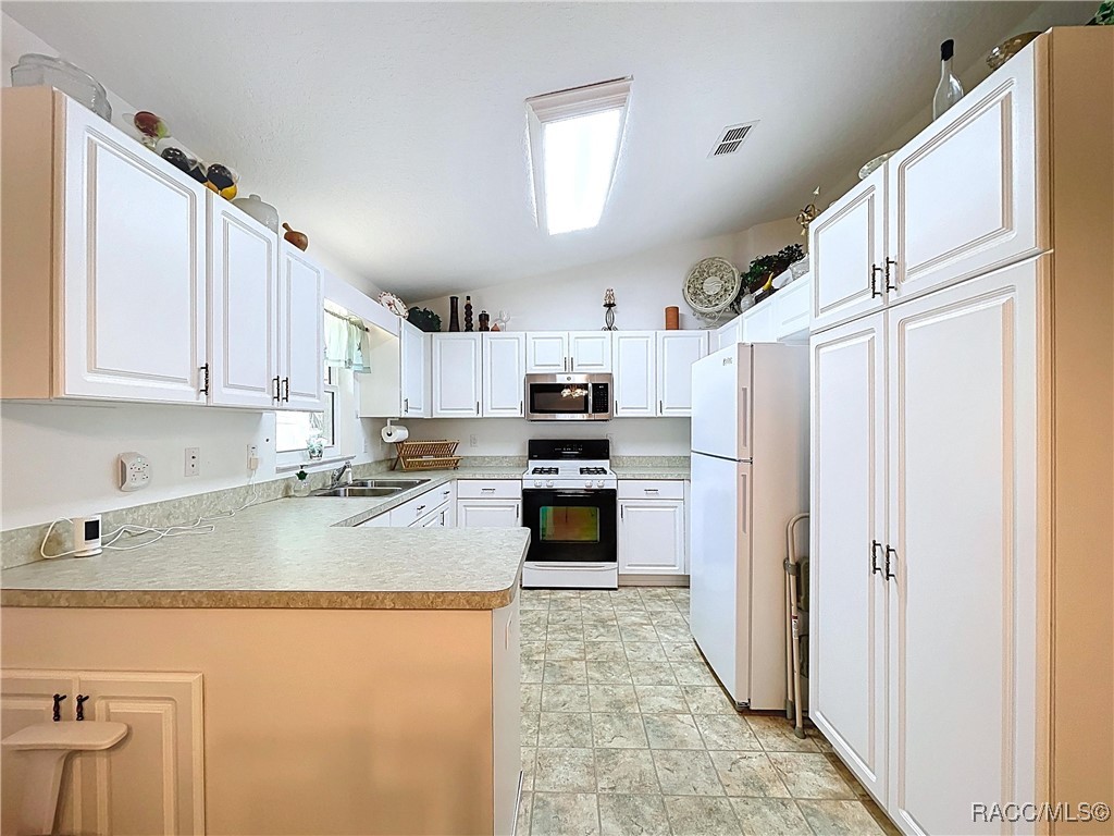 11236 North Rain Point Inglis, FL 34449 - Photo 16 of 71