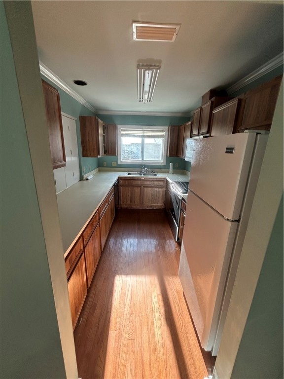 1002 Ocean Boulevard, Unit 1002 St. Simons Island, GA 31522 - Photo 13 of 25 Galley Kitchen 4 feet wide