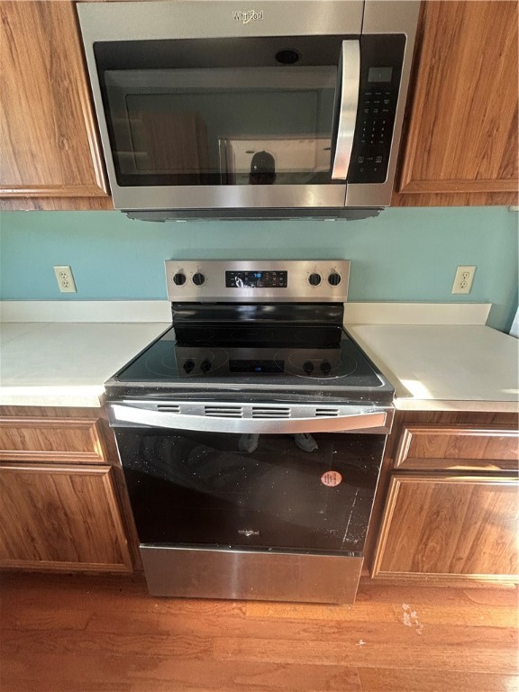 1002 Ocean Boulevard, Unit 1002 St. Simons Island, GA 31522 - Photo 14 of 25 New Range and Oven with Micro vented outside