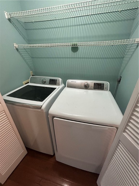 1002 Ocean Boulevard, Unit 1002 St. Simons Island, GA 31522 - Photo 17 of 25 W/D in Hallway next to Pantry