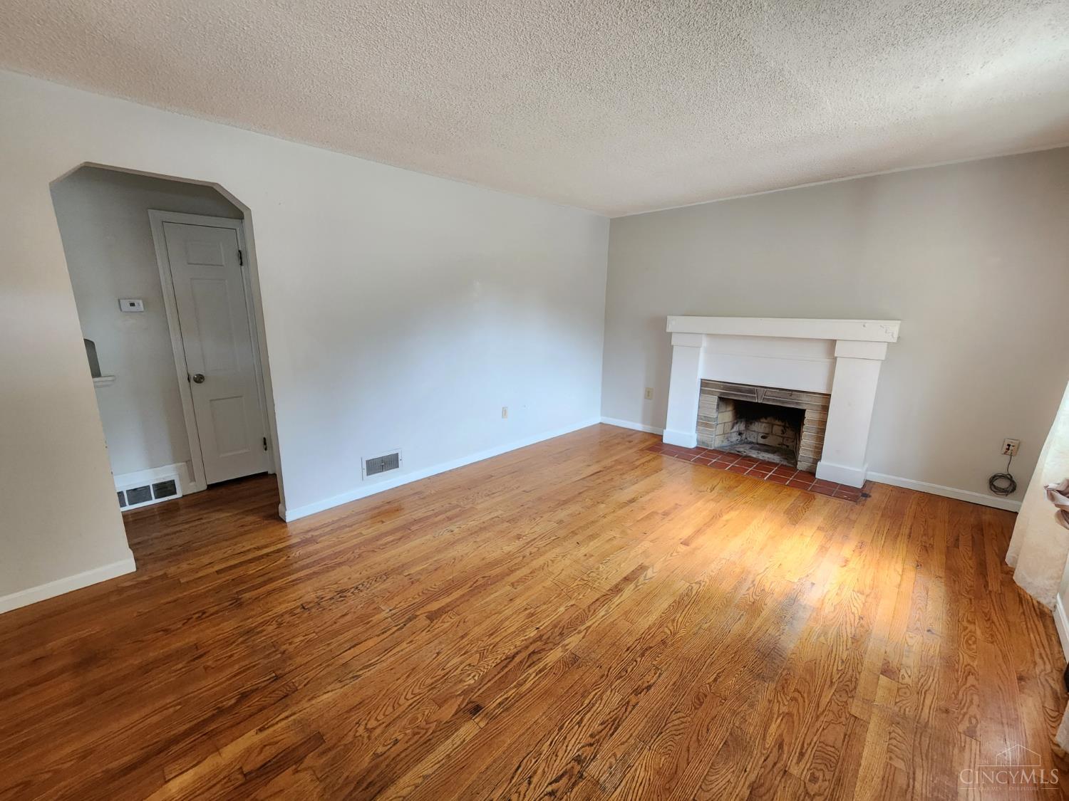 1196 Anderson Ferry Road Cincinnati, OH 45238 - Photo 2 of 11