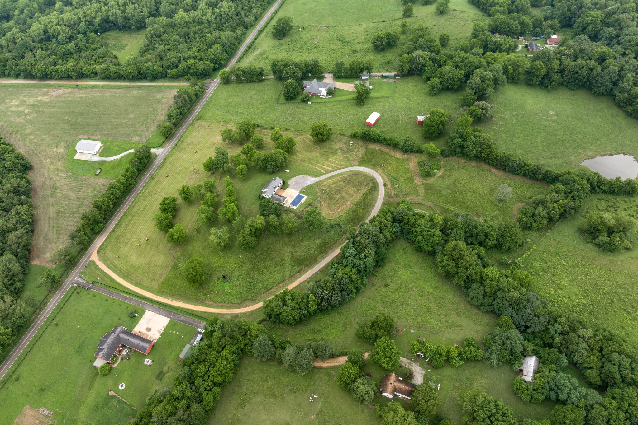 8025 Dry Creek Road Mount Pleasant, TN 38474 - Photo 31 of 39