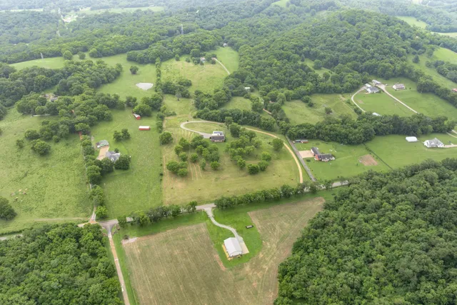 $749,000 | 8025 Dry Creek Road, Mount Pleasant, TN 38474