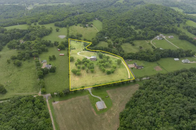 $749,000 | 8025 Dry Creek Road, Mount Pleasant, TN 38474