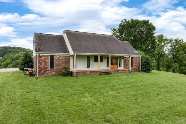 $749,000 | 8025 Dry Creek Road, Mount Pleasant, TN 38474