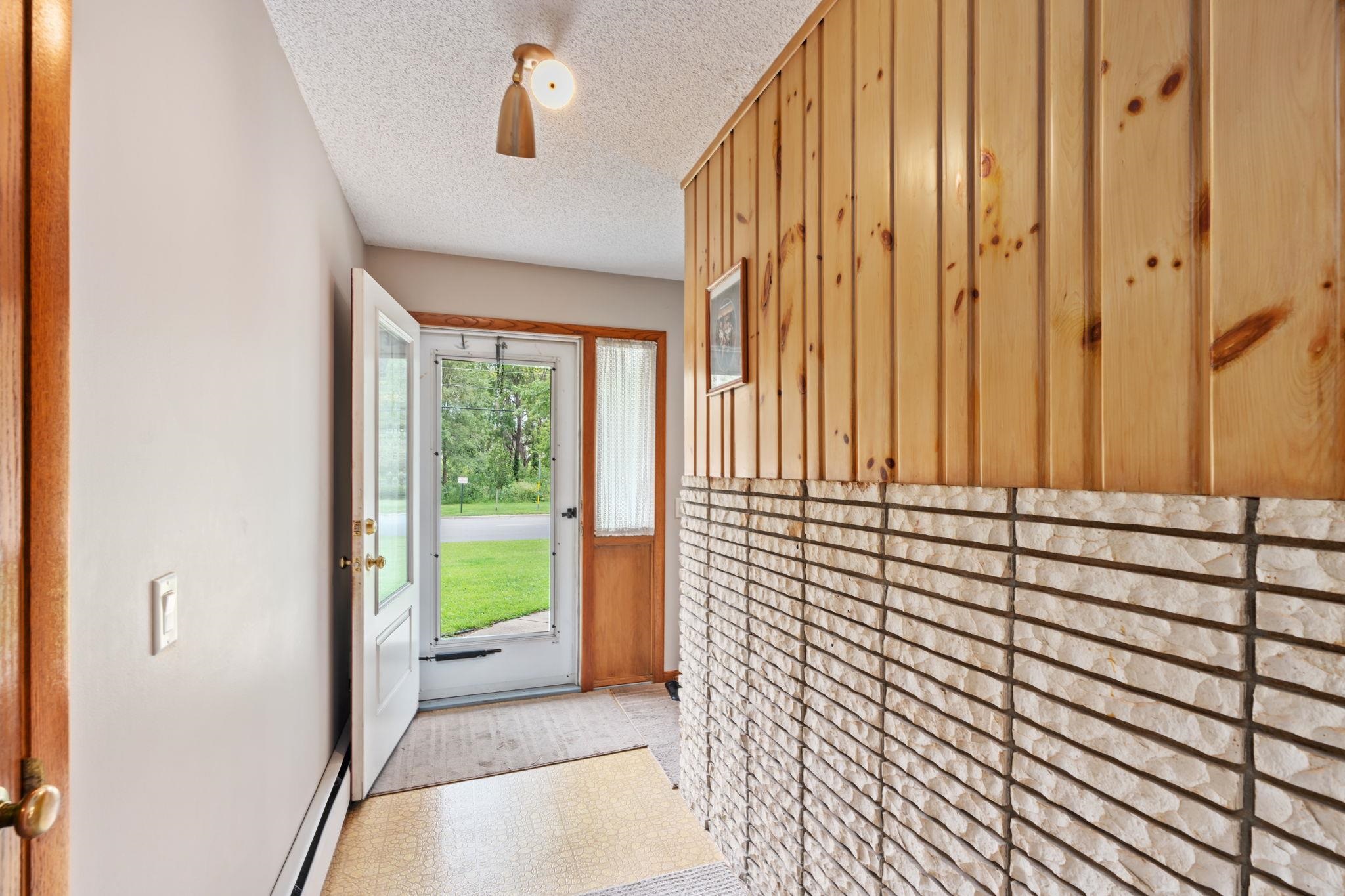 4721 Femrite Drive Madison, WI 53716 - Photo 5 of 46