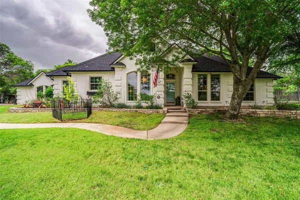 $579,000 | 105 Derek Drive, Hudson Oaks, TX 76087