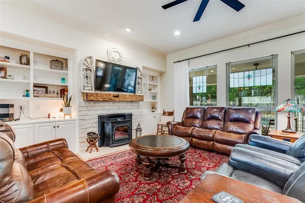 $579,000 | 105 Derek Drive, Hudson Oaks, TX 76087