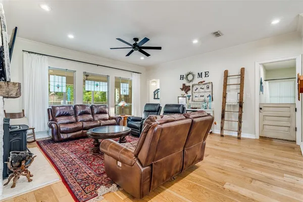 $579,000 | 105 Derek Drive, Hudson Oaks, TX 76087
