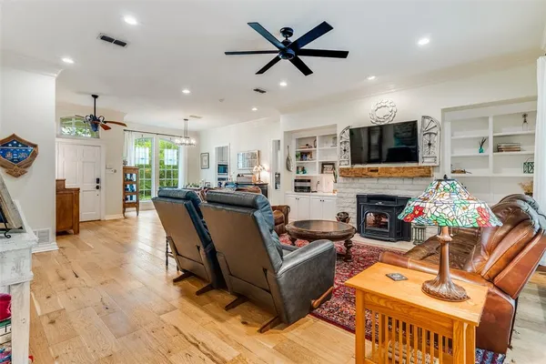 $579,000 | 105 Derek Drive, Hudson Oaks, TX 76087